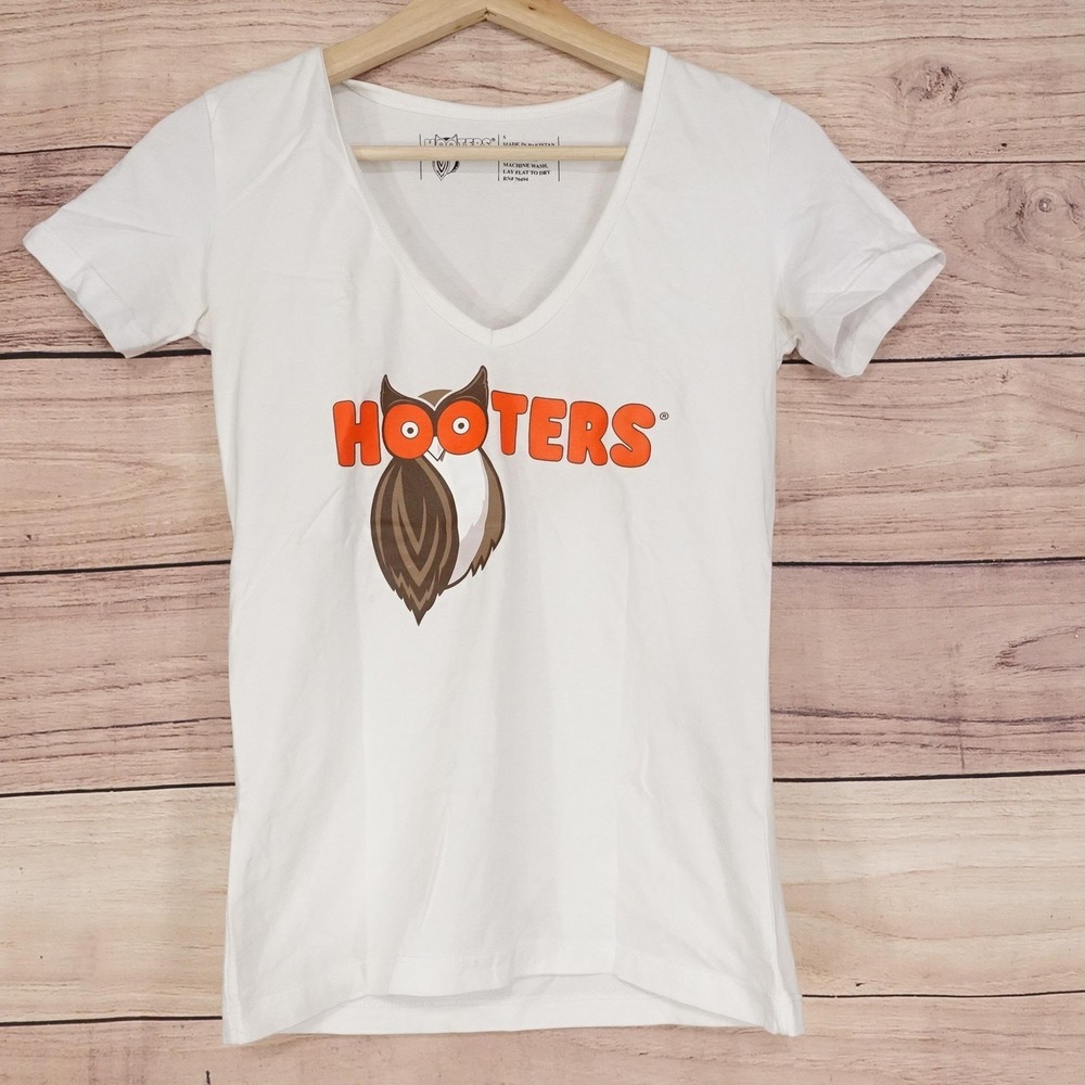 Hooters T-Shirt Womens S White V-Neck Short Sleeve Stretch Logo Graphic Top